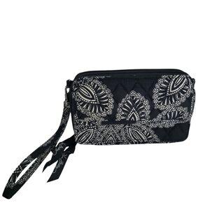 Vera Bradley TRAVEL WALLET in BLANCO BOUQUET Pattern